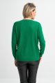 Πλεκτό πουλόβερ με βε λαιμόκοψη (plus size)-015B